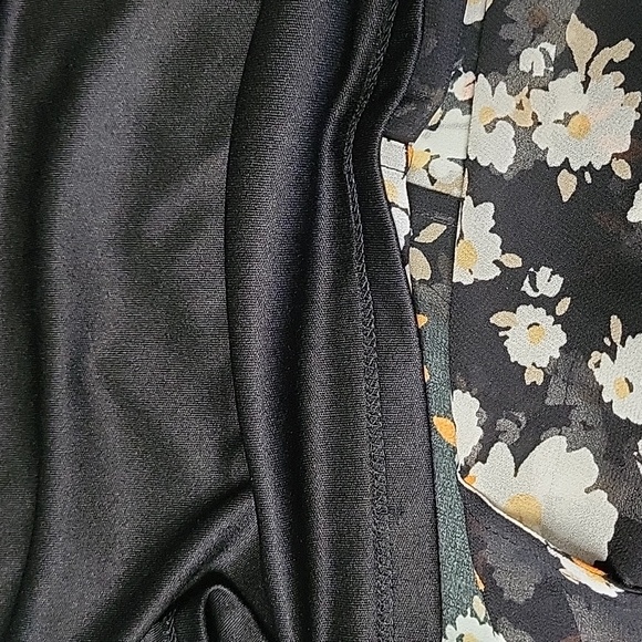 NWT Karl Lagerfeld Paris floral dress. - Picture 10 of 11